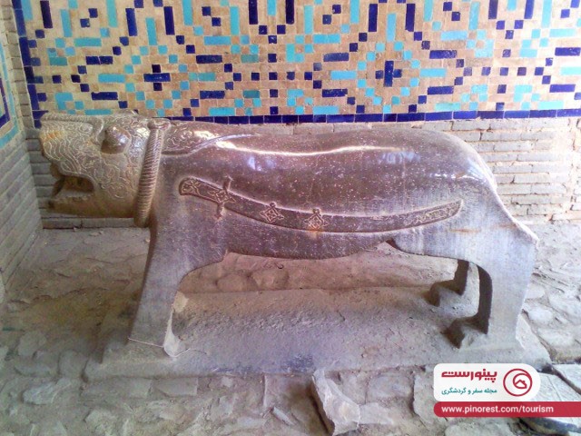 سفرنامهی یک آلمانی در اصفهان - تصویر مجسمه سنگی