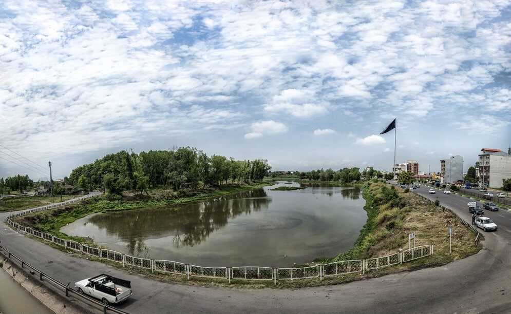 تالاب عینک در دل شهر رشت