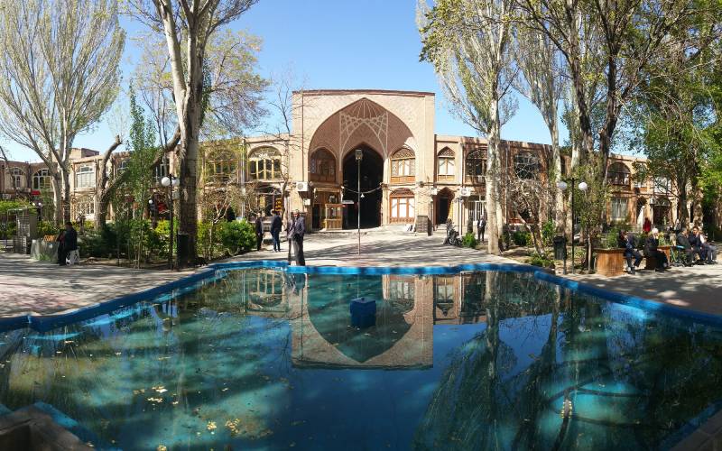 نمایی از حیاط کاروانسرا