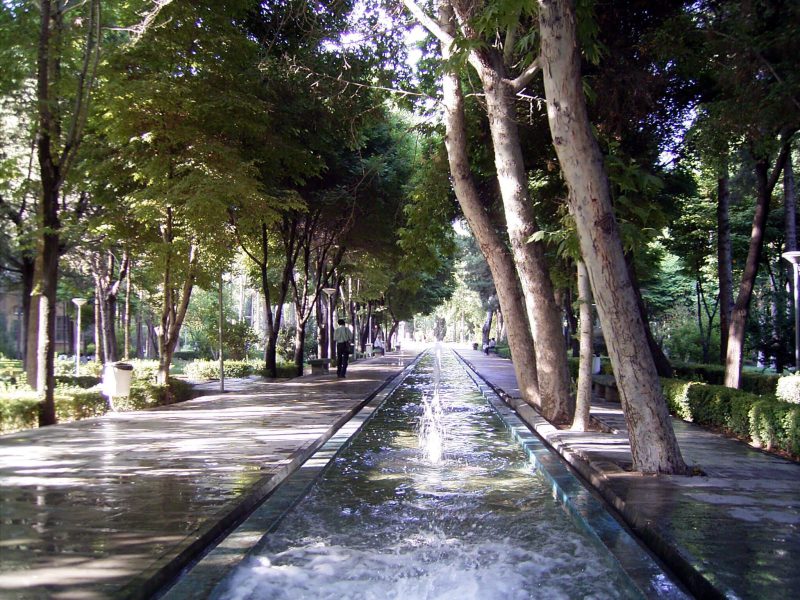 خیابان کاخ هشت بهشت