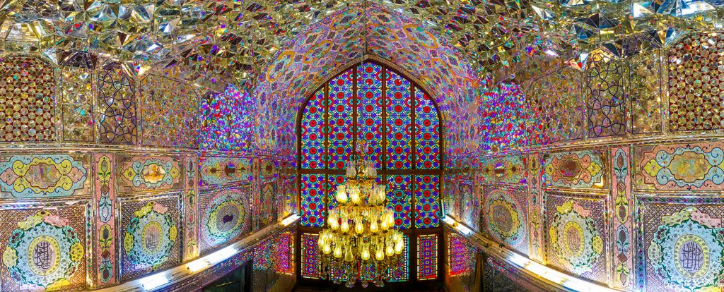 نمایی از داخل شاهچراغ شیراز