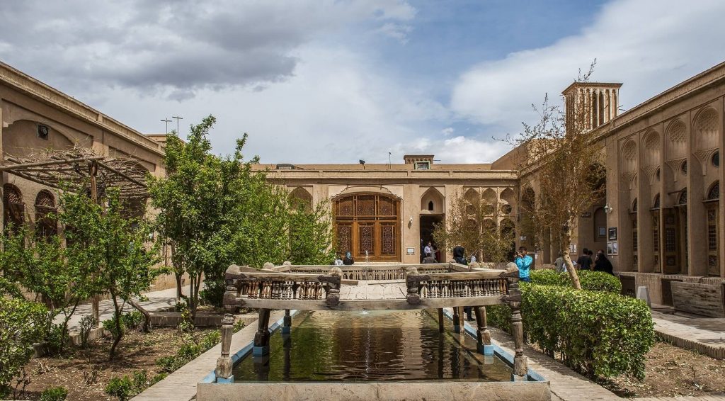 خانه لاری های یزد که یکی از بادگیرهای معروف ایران را دارد