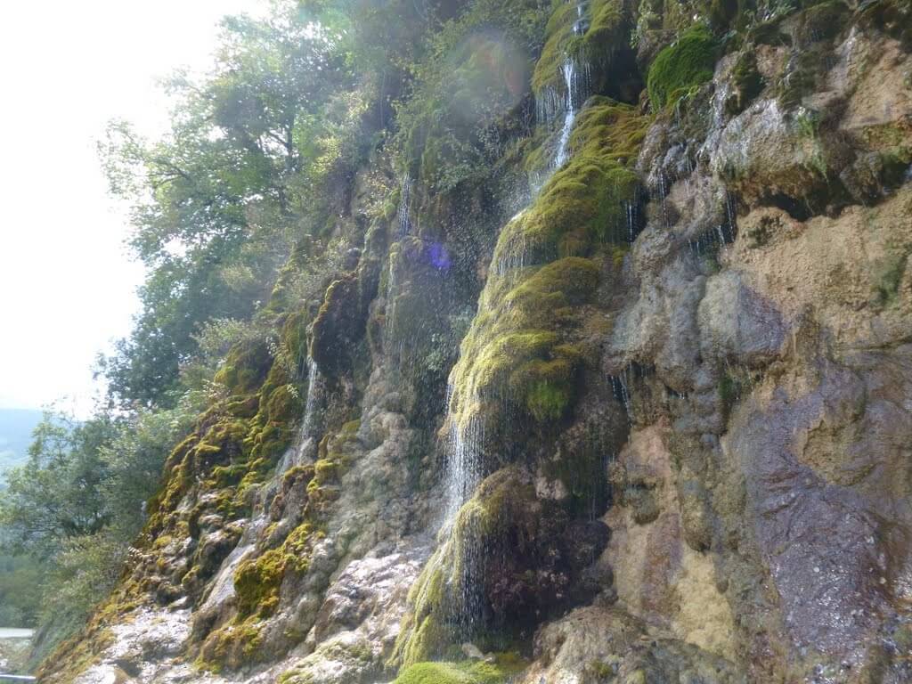 آبشاری بلند و زیبا در شهر بلده