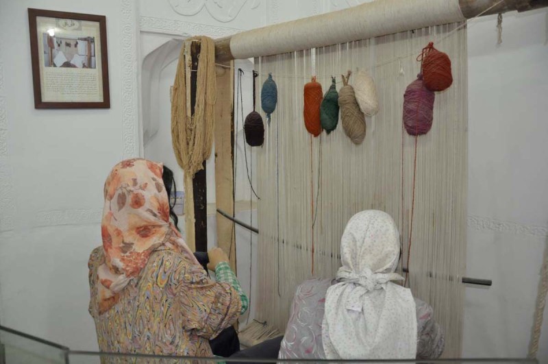تصویر فرش بافی در بیرجند