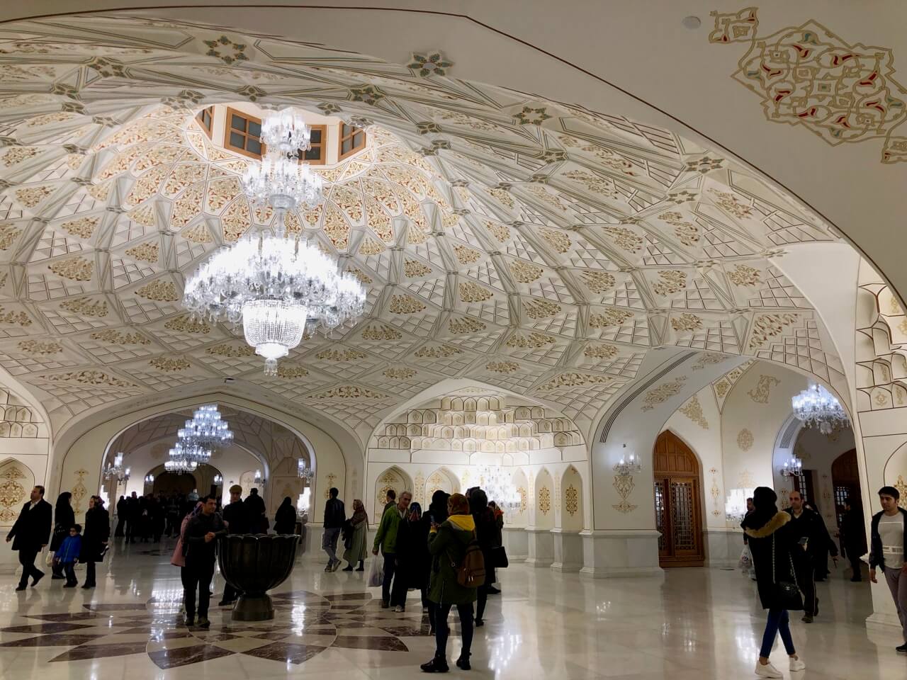 ایران مال از جاهای دیدنی تهران است