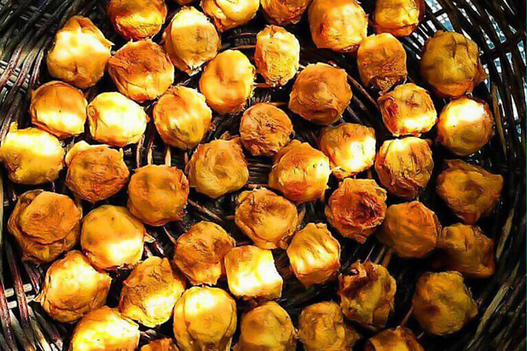 جوز قندی از سوغات اصفهان