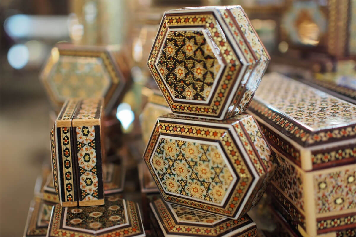 خاتم کاری یکی از سوغات ارشمند اصفهان