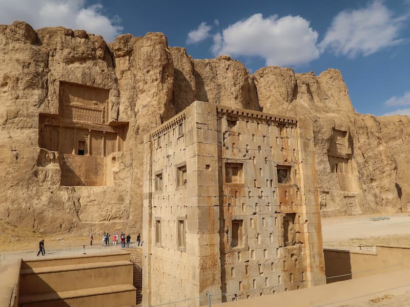 نقش رستم و کعبه زرتشت