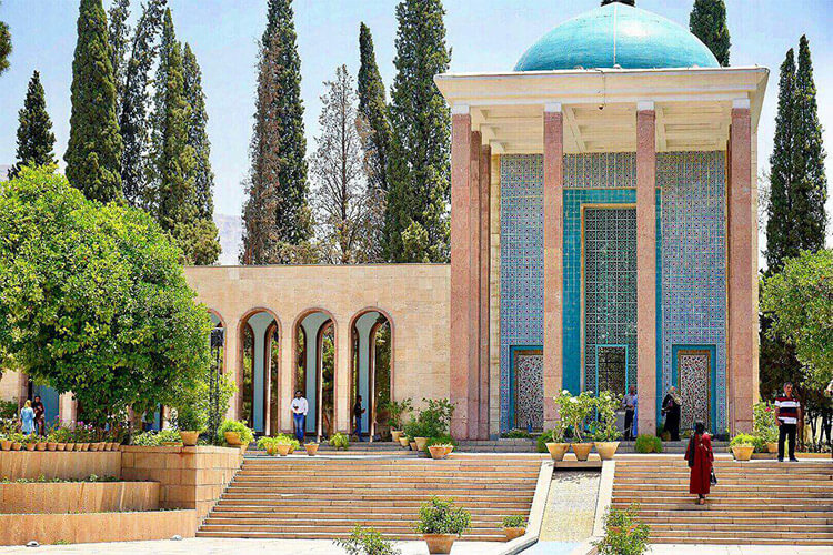 آرامگاه سعدی ؛ ز خاک سعدی شیراز بوی عشق آید
