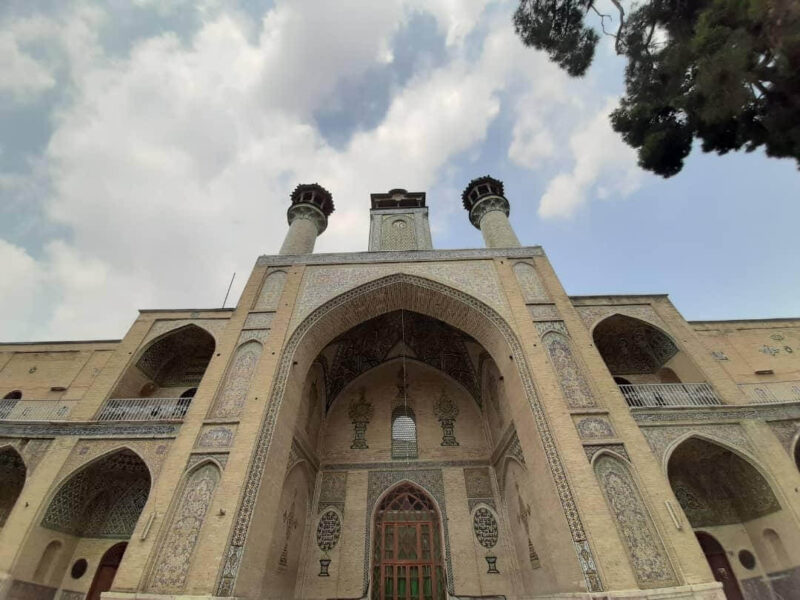 مسجد سپهسالار ؛ اولین و بزرگترین مدرسه عالی تهران