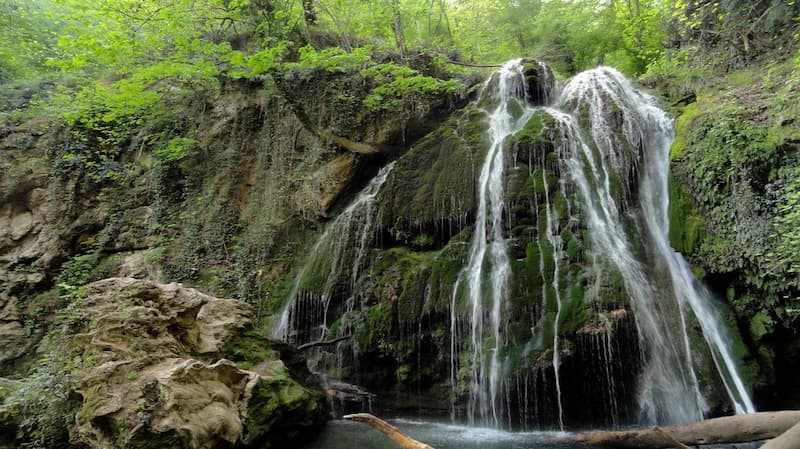 آبشار کبودوال از جاهای دیدنی گلستان