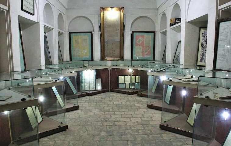 اشیا داخل موزه آب یزد