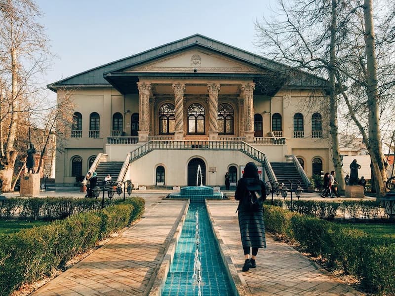 باغ فردوس و موزه سینما در تهران