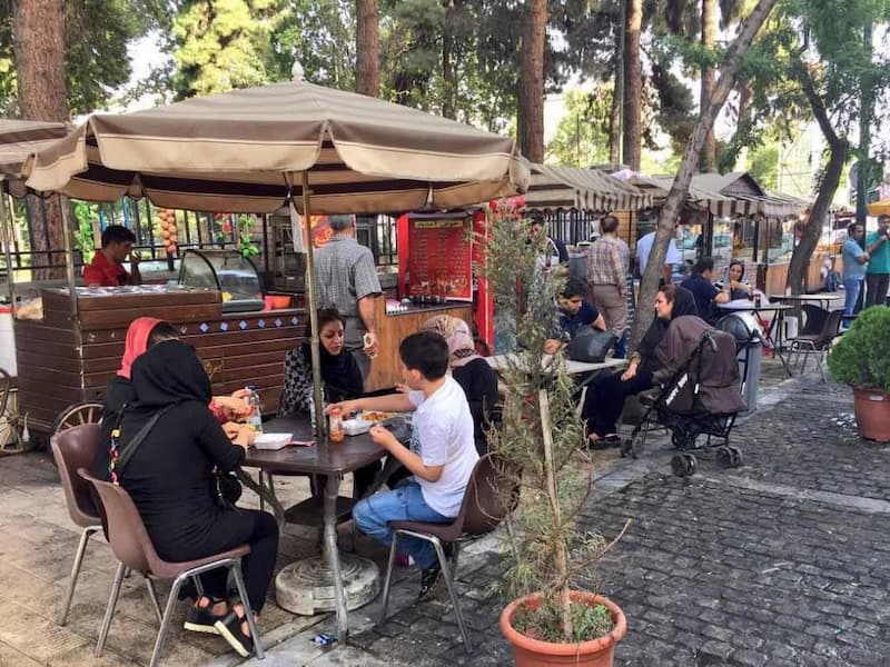 خیابان سی تیر نزدیک موزه ارتباطات