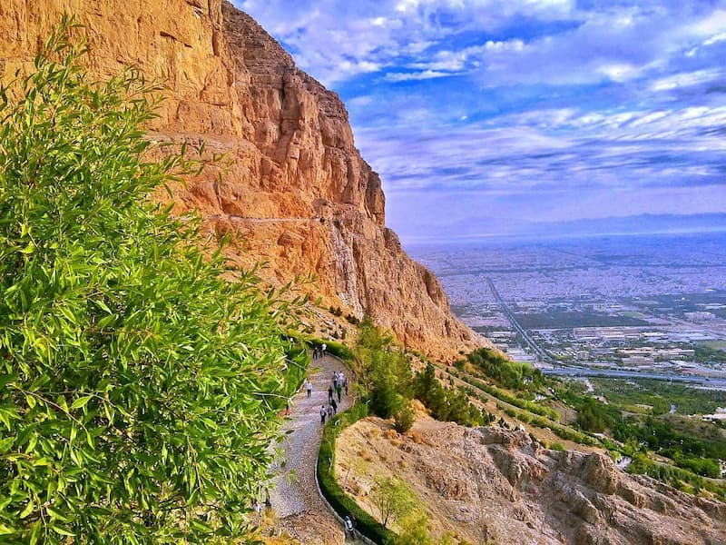 دو ساعت قبل غروب کوه صفه را ببینید