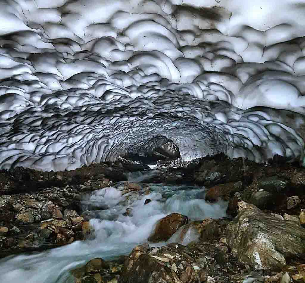 روستای لالان تونل برفی لالان