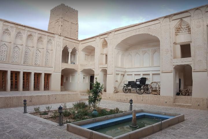 خانه صولت ابرکوه