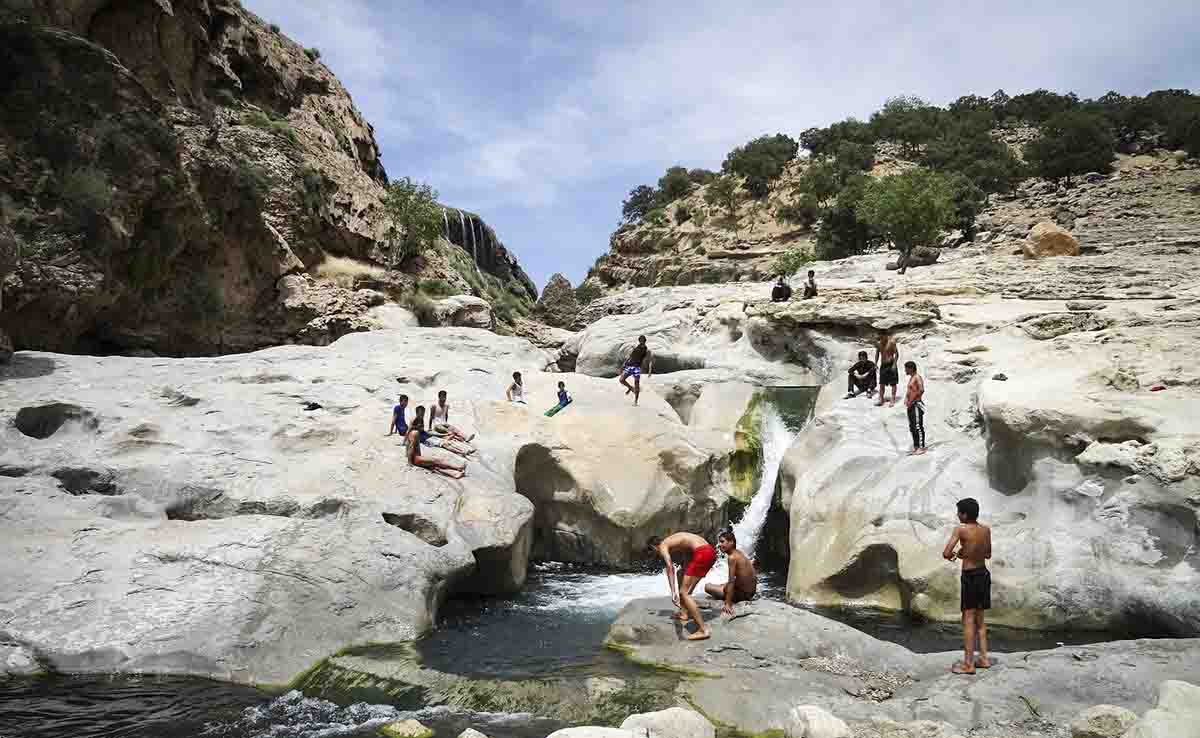 آبشار کمر دوغ