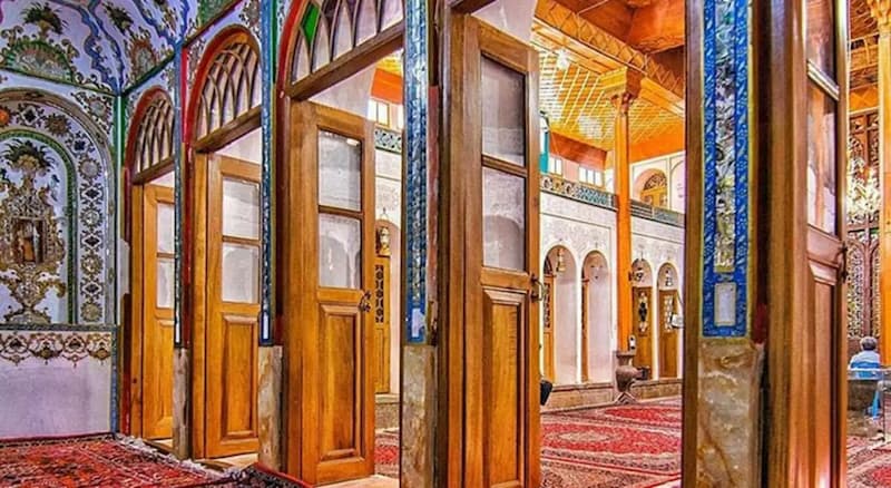 خانه قدیمی ملک التجار در اصفهان که حسینیه شده بود