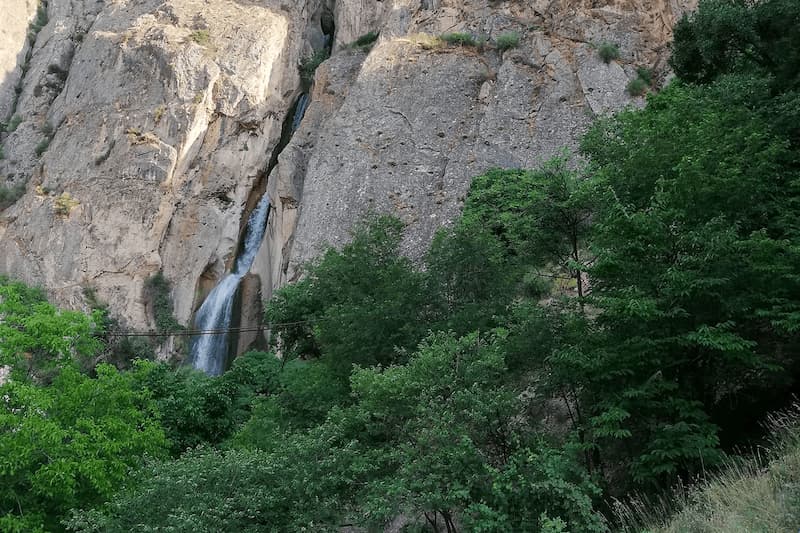 آبشار شاهاندشت