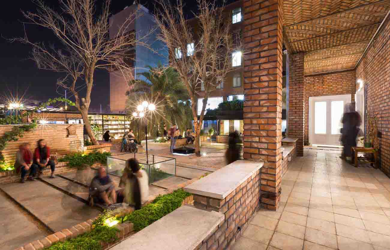 عمارت روبرو