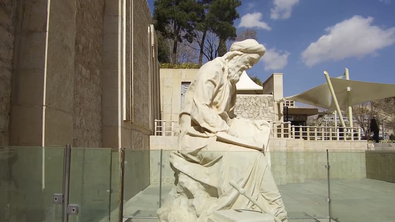 آرامگاه شاعر کرمانی نزدیک حافظیه