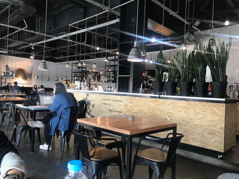 وی کافه برای کار و مطالعه