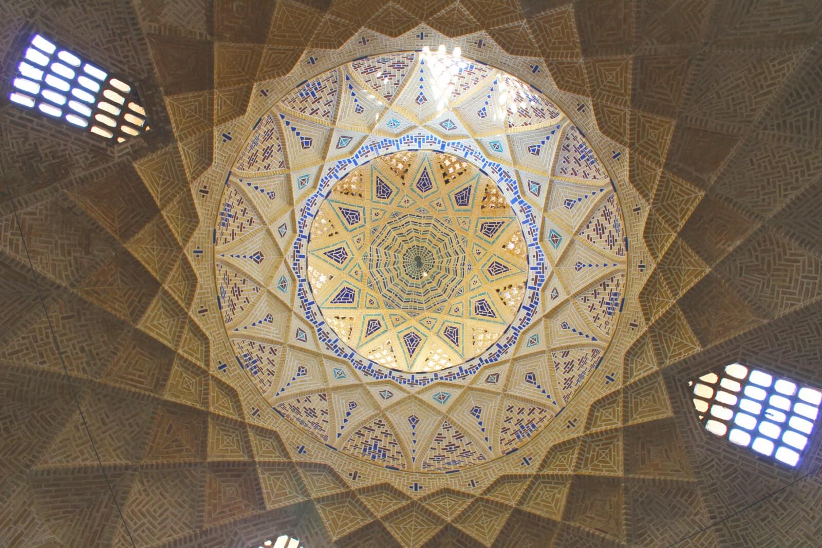 بازار خان یزد 