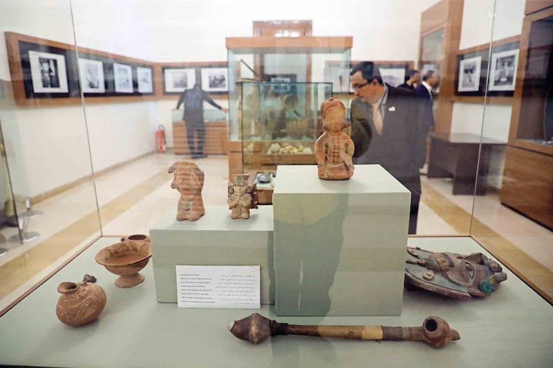 اشیا داخل موزه برادران امیدوار