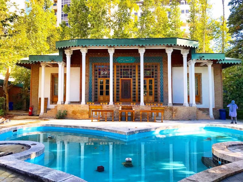 کافه گالری باغ موزه هنرهای ایرانی