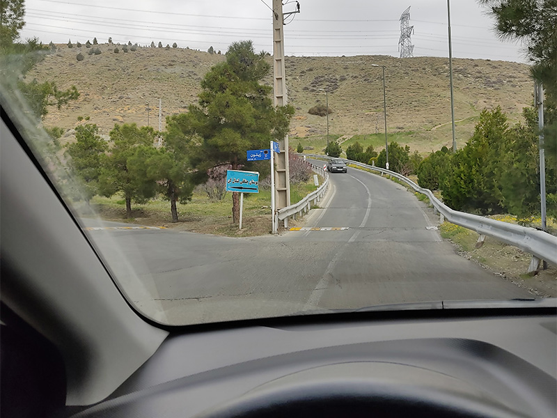 مسیر دسترسی به پارک جنگلی لتمال کن با ماشین شخصی راحت است.