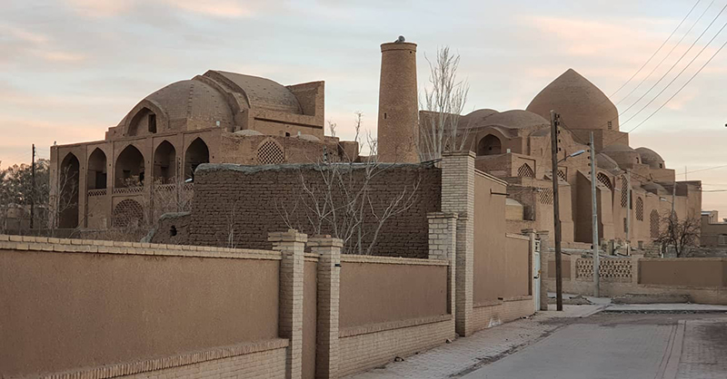 مسجد جامع اردستان چهار در ورودی دارد.