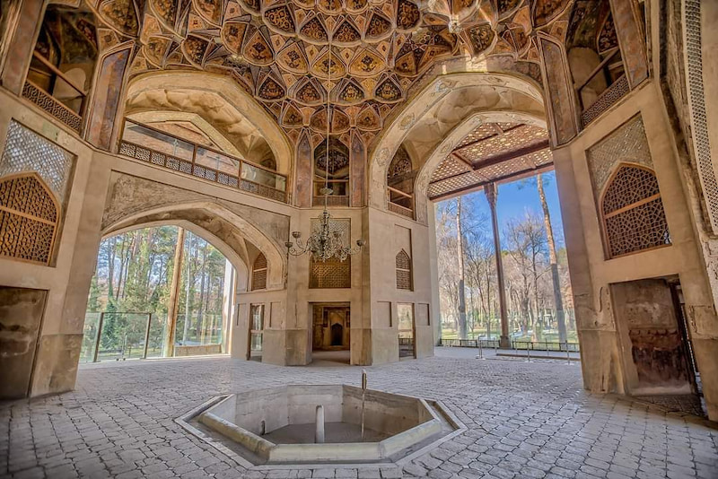 کاخ هشت بهشت یک عمارت رویایی