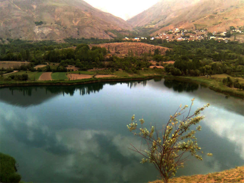 دریاچه پریشان اولین دریاچه آب شیرین ایران است.