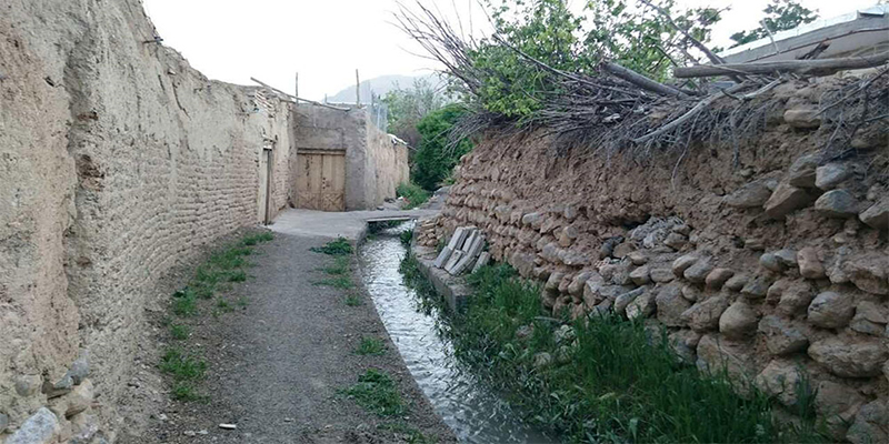 کلمه هون، اسم قبیله‌ای ترک است که از شمال آسیا به ایران سفر کرده‌اند
