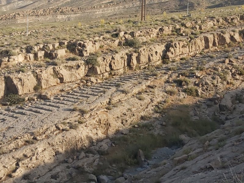 پلکان نادری درگز