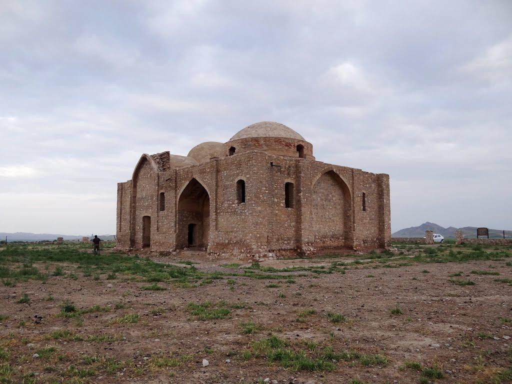 آرامگاه غلامه شهرستانی درگز